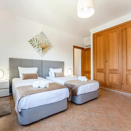 Castelo By Algarve Holidays * 阿尔布费拉