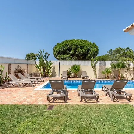 Castelo By Algarve Holidays 阿尔布费拉