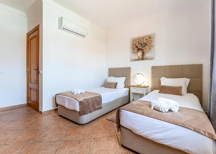 Castelo By Algarve Holidays 阿尔布费拉