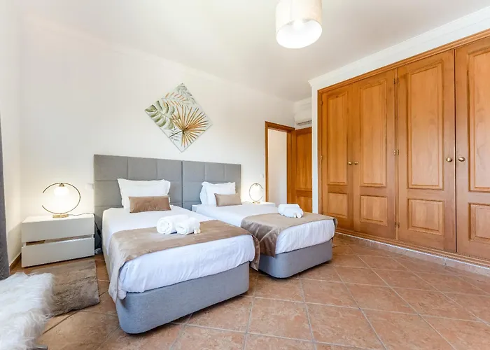 Castelo By Algarve Holidays * 阿尔布费拉