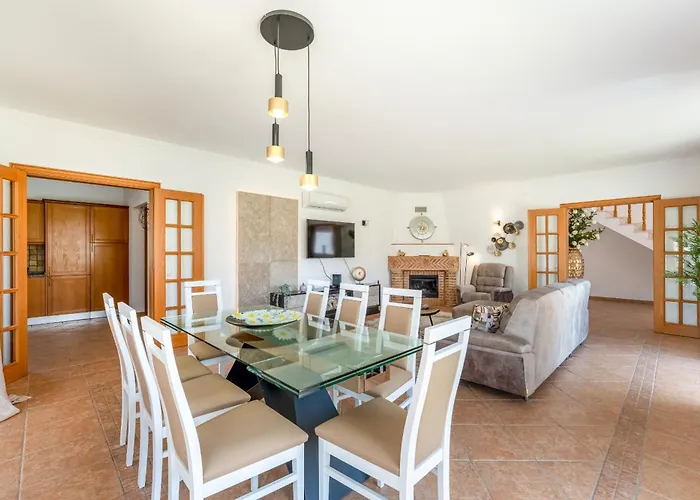 Castelo By Algarve Holidays * 阿尔布费拉